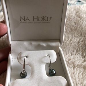 Tahitian Pearl earrings